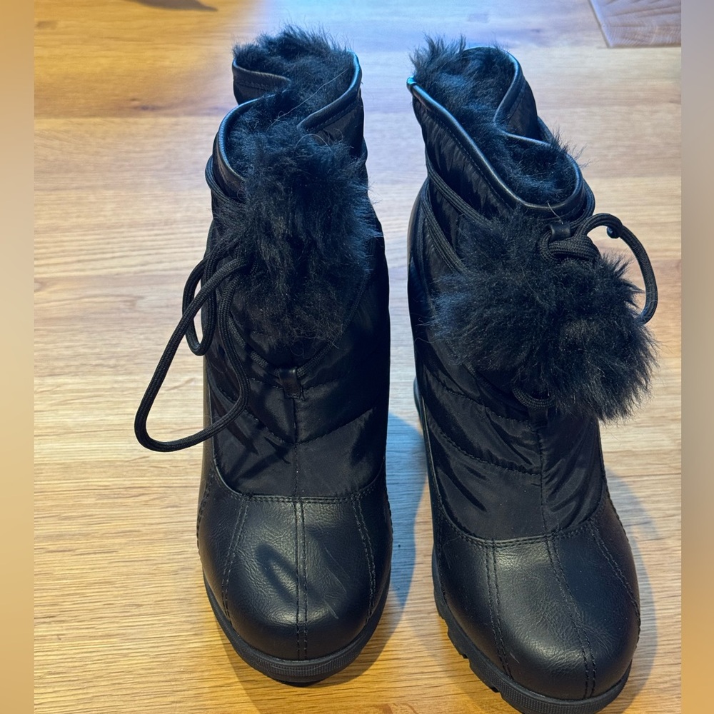 Black Faux Fur Wedge Ankle Boots Women Size 11 - Picture 3 of 5